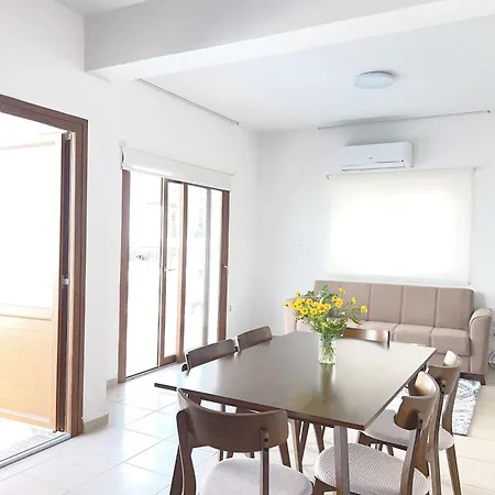 White Mountain Pool Villa *