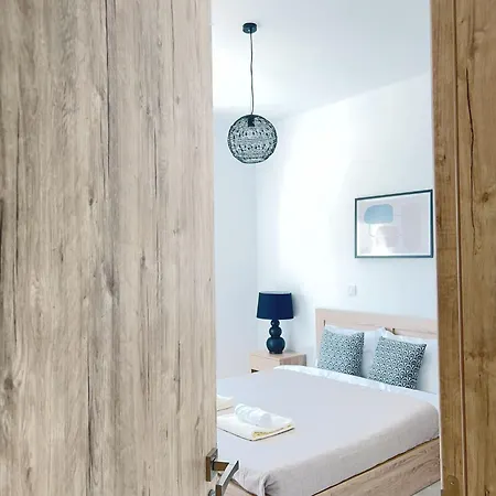 White Mountain Pool Villa *