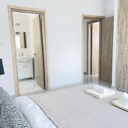 White Mountain Pool * Paphos