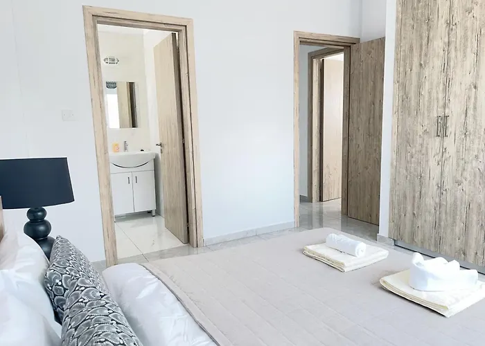 White Mountain Pool * パ フォス