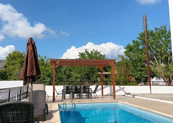 White Mountain Pool Villa *